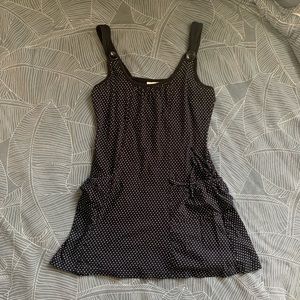 Tank top with little pockets and buttons on top